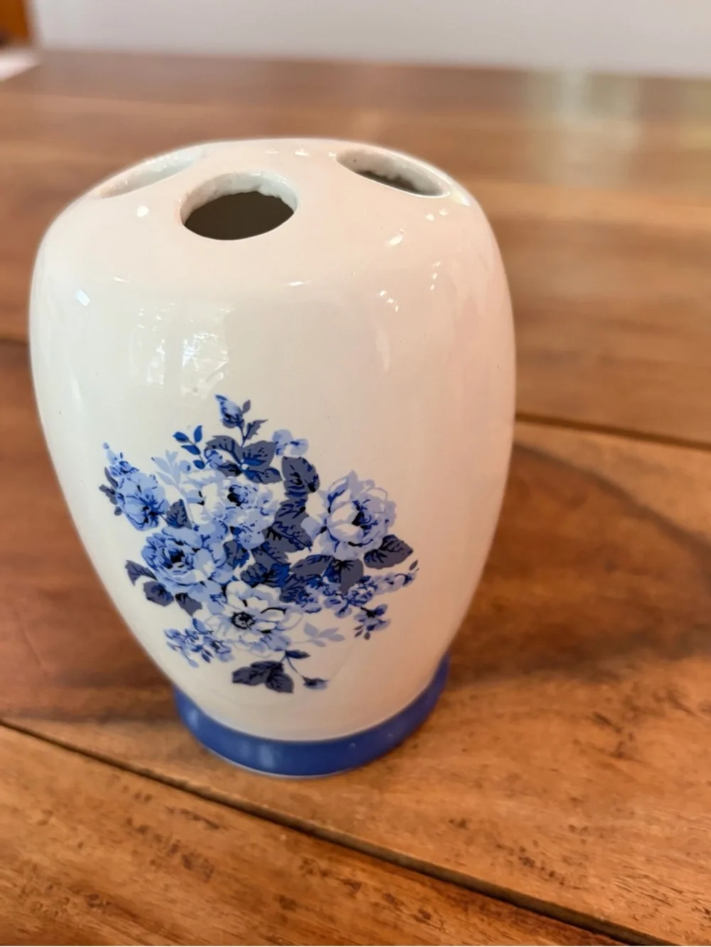 Vintage Ceramic Porcelain White & Blue Floral Toothbrush Makeup Brush Holder